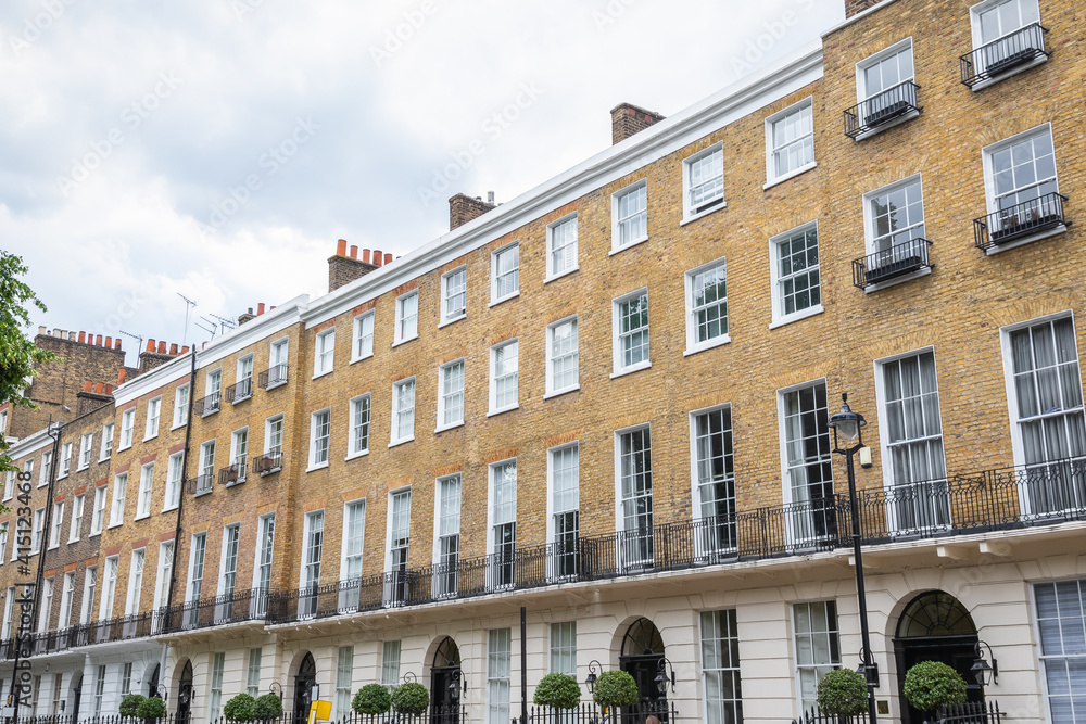 Obraz premium Facade of Georgian style terraced houses in London