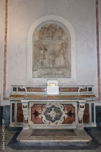 Napoli - Altare della Cappella di Sant'Adriano nella Basilica di San Giovanni Maggiore
