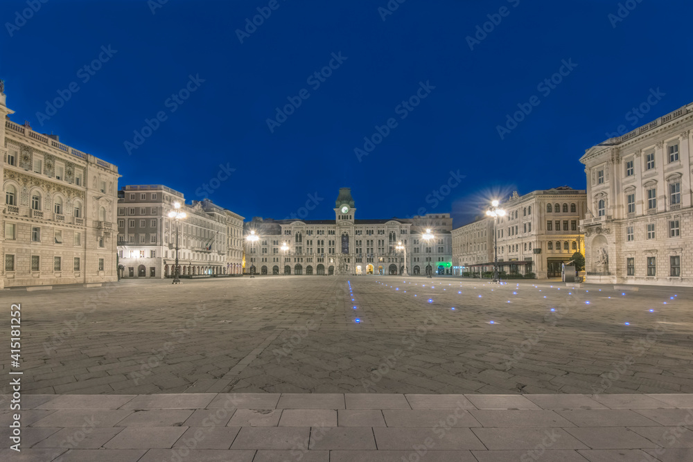 Italy, Trieste, Piazza Unita d'Italia at dawn