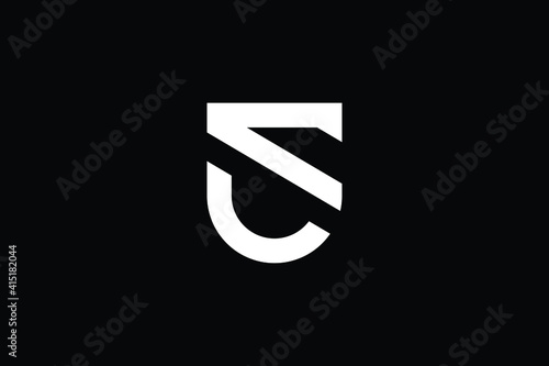 SU logo letter design on luxury background. US logo monogram initials letter concept. SU icon logo design. US elegant and Professional letter icon design on black background. U S SU US
