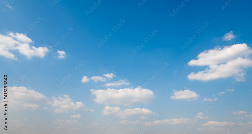 Fototapeta premium white cloudy with blue sky background