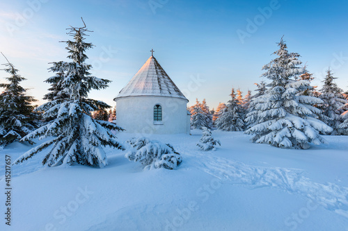 фотографія Baroque Kunstatska Kaple (chapel), Jiraskova cesta, Orlicke hory, Eagle mountains, Rychnov nad Kneznou region near Hradec Kralove, Eastern Bohemia, Czech Republic
Beautiful Sunrise in Winter time