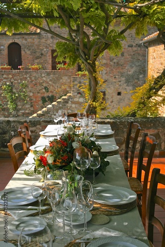 Elegant table setting in Tuscany 