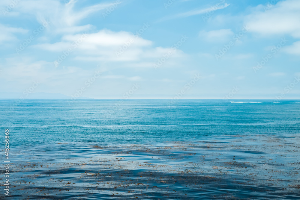 Fototapeta premium blue sky and sea