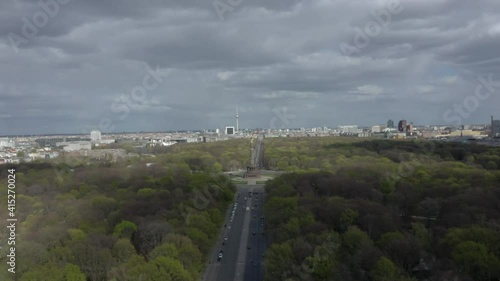 Berlin Victory Column, Siegessaeule in Tiergarten Park