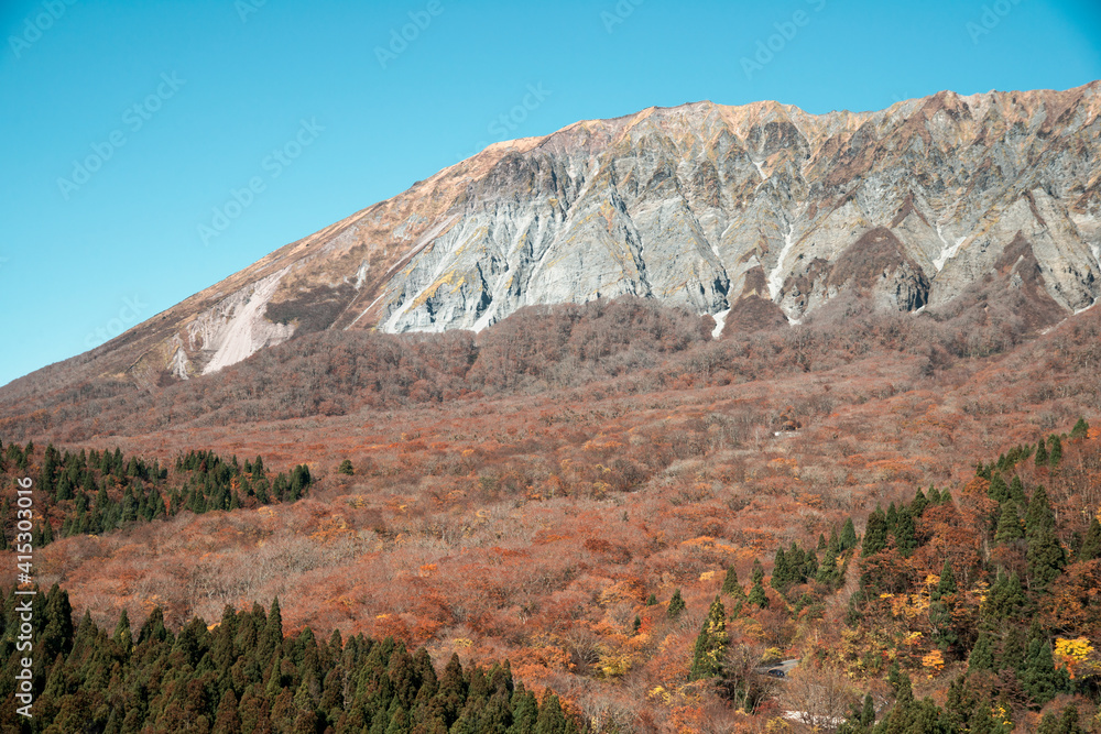 Fototapeta premium 大山隠岐国立公園の景観(鳥取県)