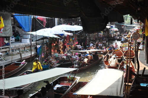 Wallpaper Mural boats in the harbor Torontodigital.ca