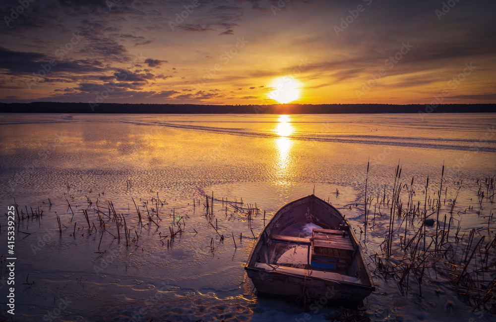 Beautiful sunset on the frozen winter lake, zalew zemborzycki lublin poland - obrazy, fototapety, plakaty 