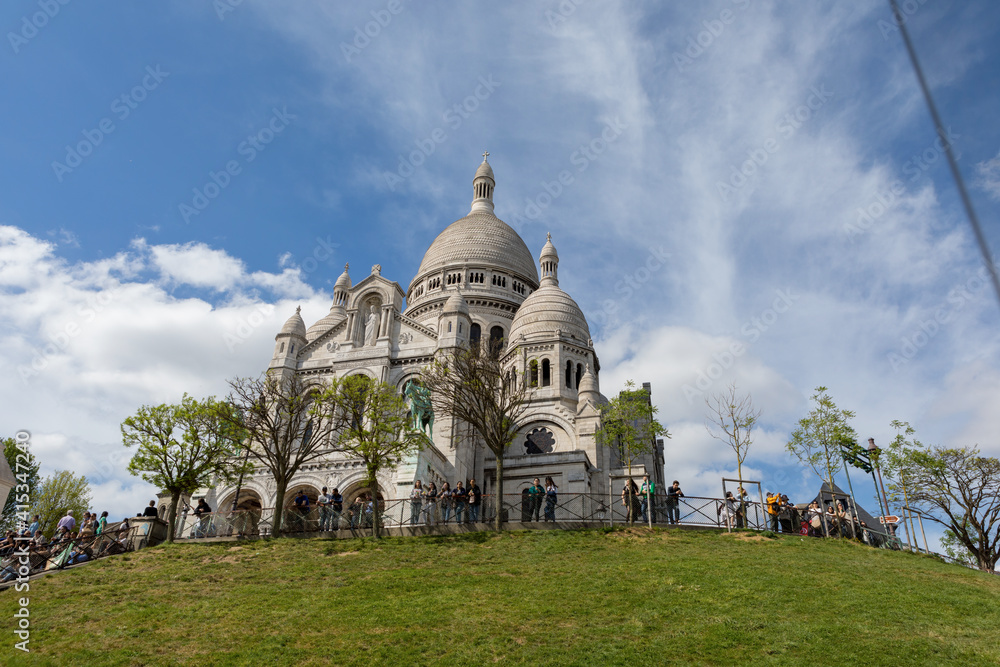 몽마르트 언덕의 사크레쾨르 대성당 / Sacre-Coeur Basilica on Montmartre Hill