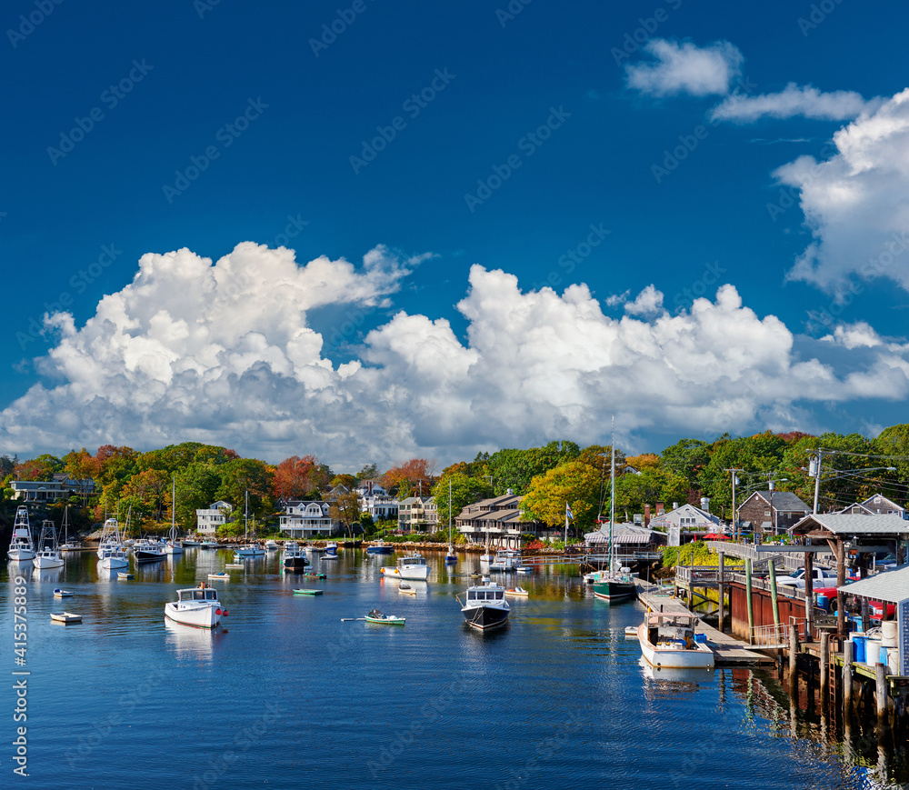 Obraz premium Fishing boats docked in Perkins Cove, Maine, USA