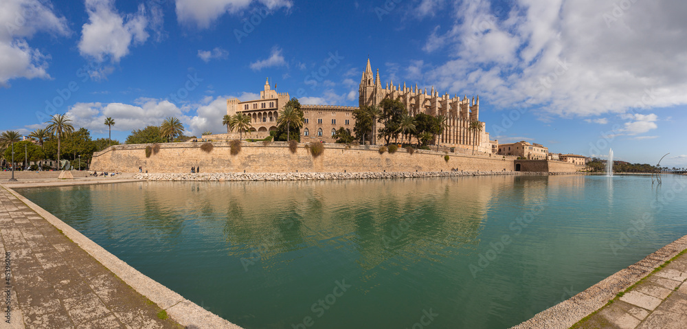 Catedral-Basílica de Santa María de Mallorca, Cathedral in Palma de Mallorca