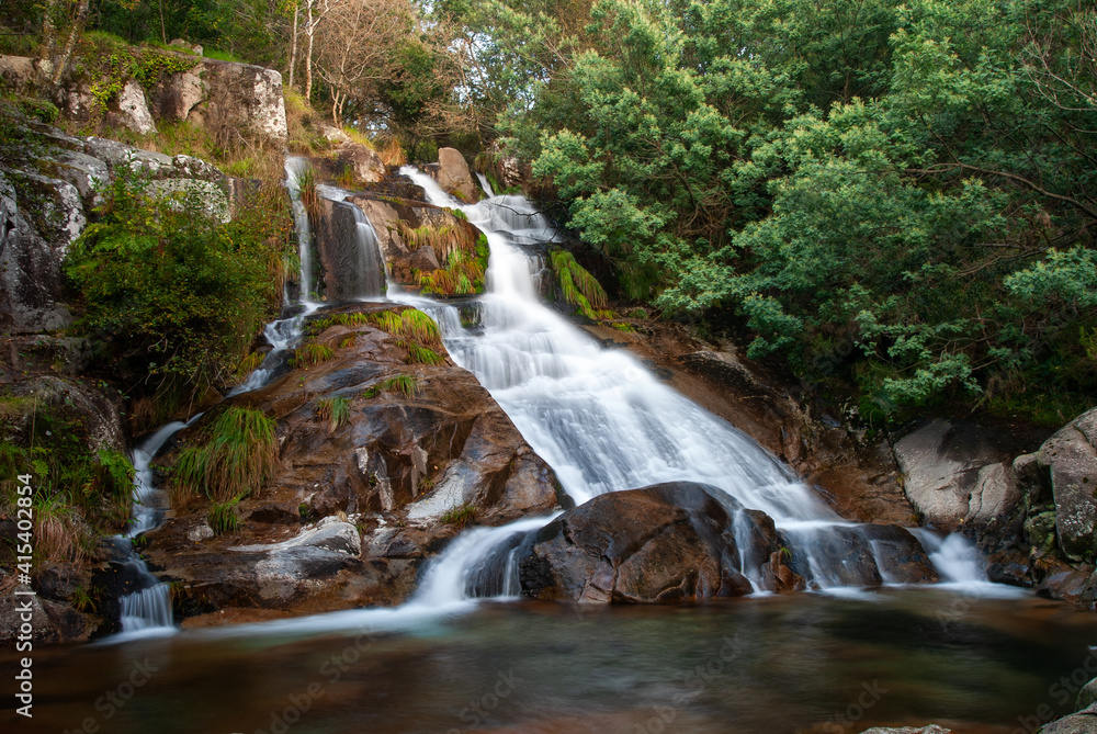 Obraz premium waterfall in the mountains