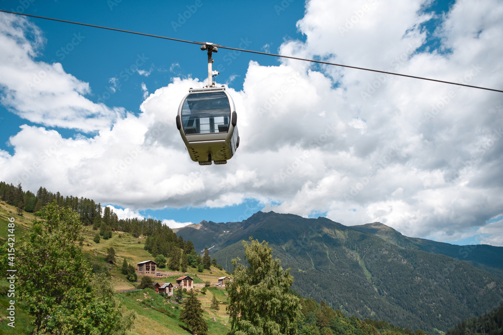 funivia estate telecabina trasporto fune Stock Photo Adobe Stock