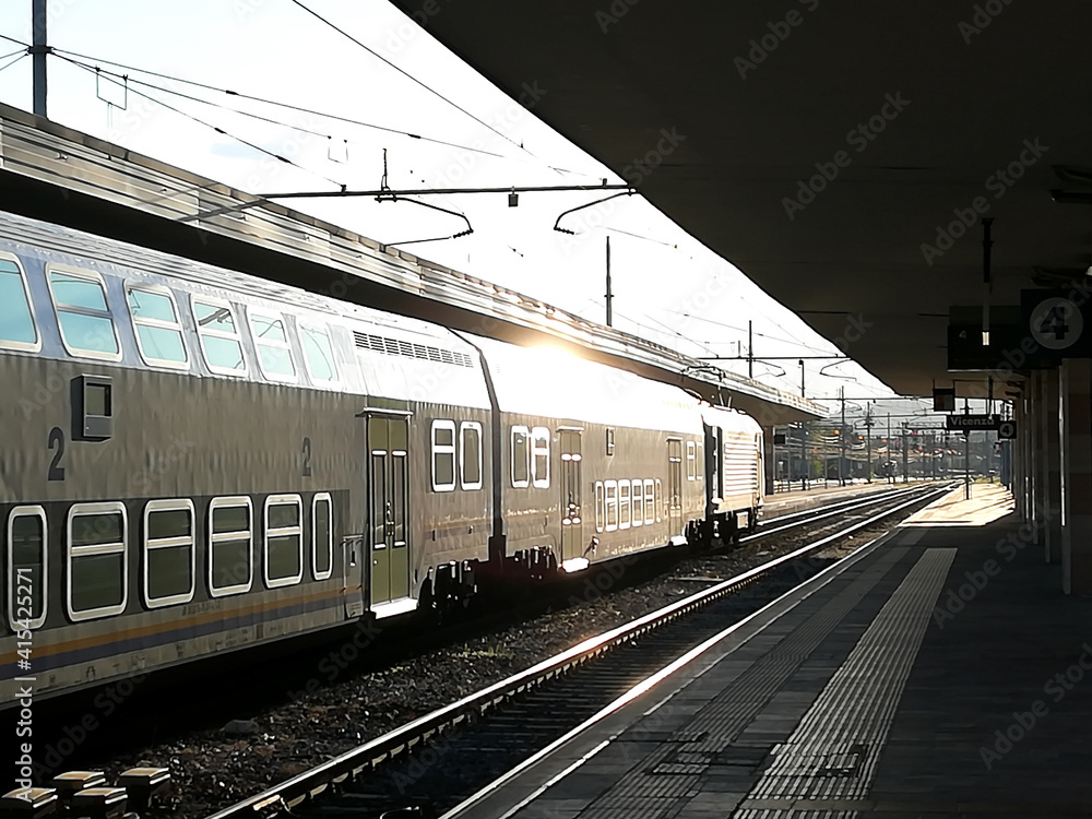 Naklejka premium Train tracks perspective view