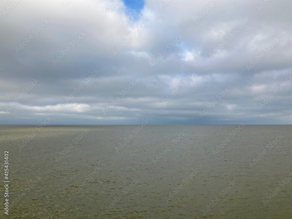 Obraz premium clouds over the sea