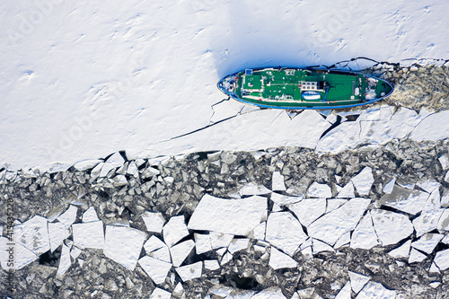 Icebreaker near Plock on Vi...