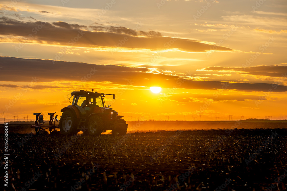 Fototapeta premium Preparing land for sowing