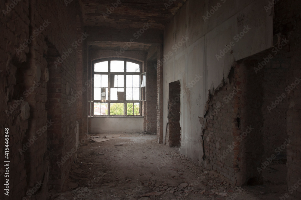 Abandoned Satanic palace in Warsaw - obrazy, fototapety, plakaty 