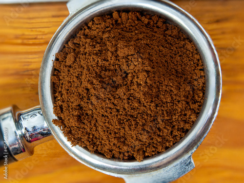 Wallpaper Mural Kaffeemehl im Siebträger Torontodigital.ca