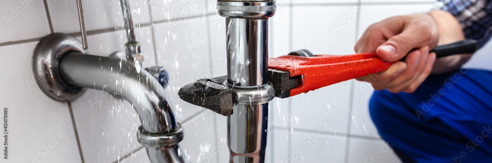 Ταπετσαρία Plumber Repairing Sink Pipe Leakage