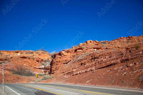 Obraz na płótnie Red rocks against a blue sky w salonie