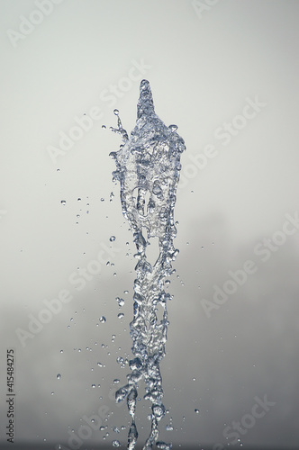 water; that; jumps; esguich; boucing