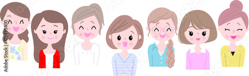 女性複数一列に並ぶ