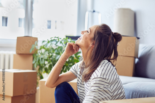 Photos Young woman celebrates moving into a new apartment