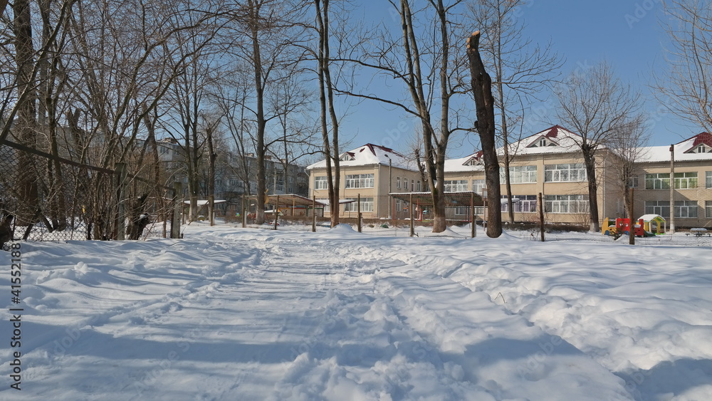 Naklejka premium house in the snow