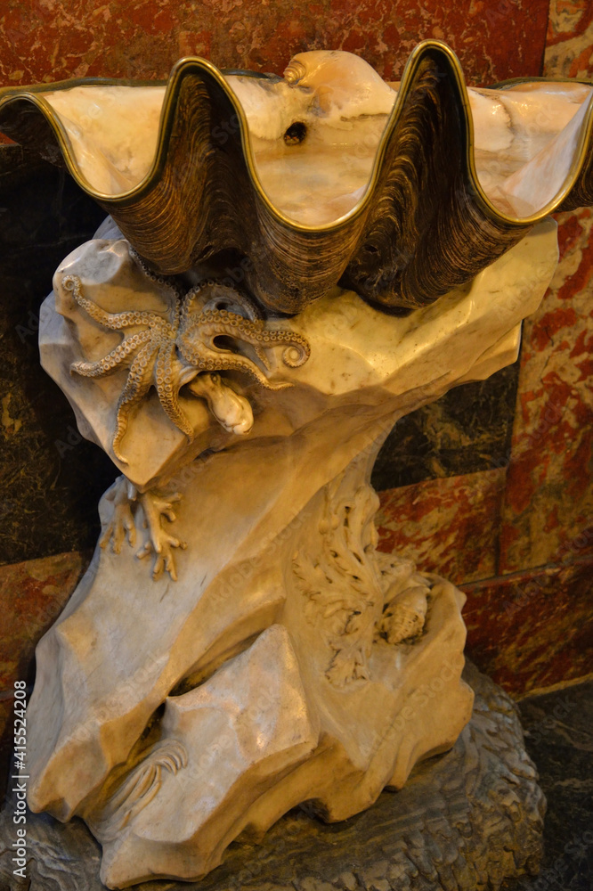 貝殻の聖水盤、サン・シュルピス教会