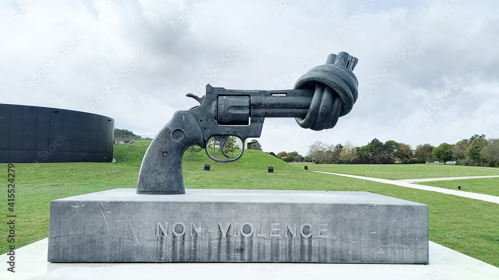 caen replica of Carl Fredrik Reuterswärd Nonviolence statue front of