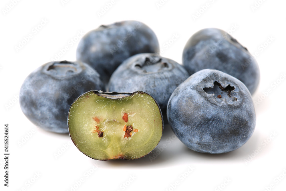 Obraz premium Blueberry on white background