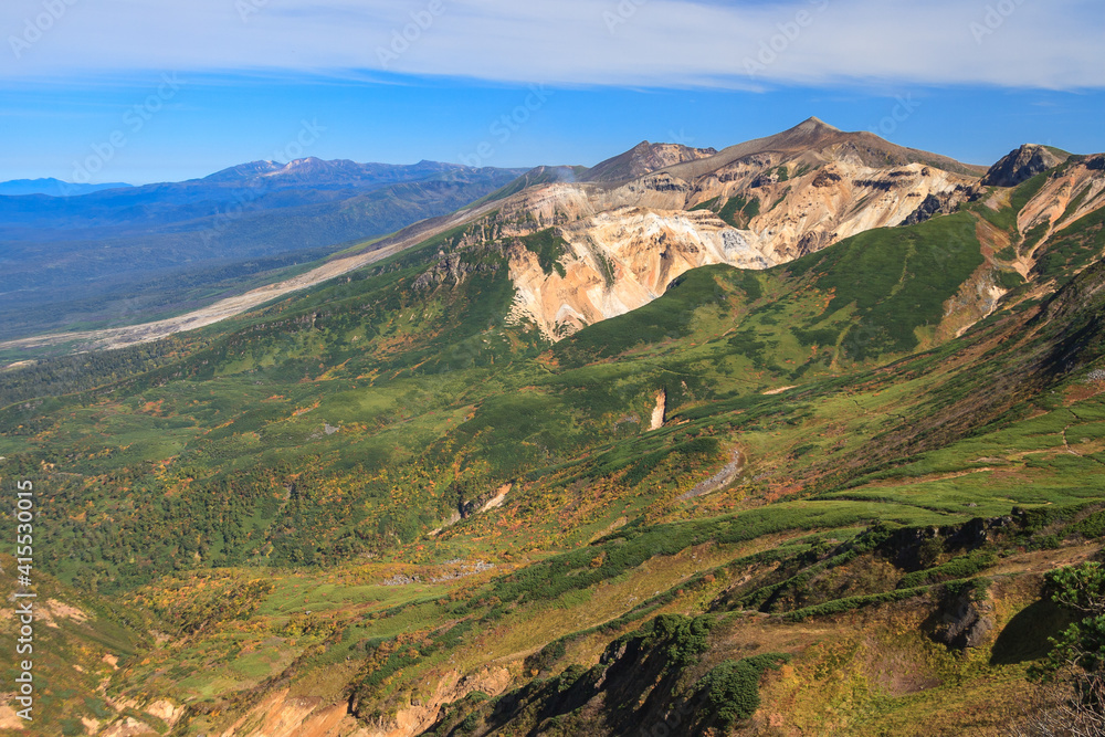 大雪山国立公園　秋の十勝岳連峰