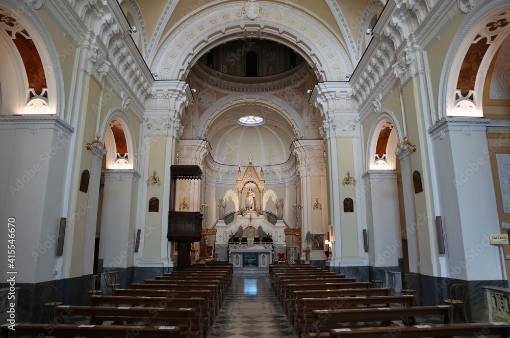 Napoli - Interno della Chiesa di Santa Lucia Vergine al Monte