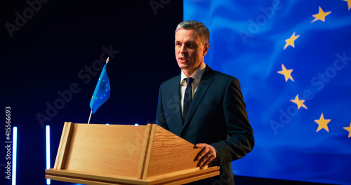 Bilde på lerret Energetic politician speaking with audience from podium