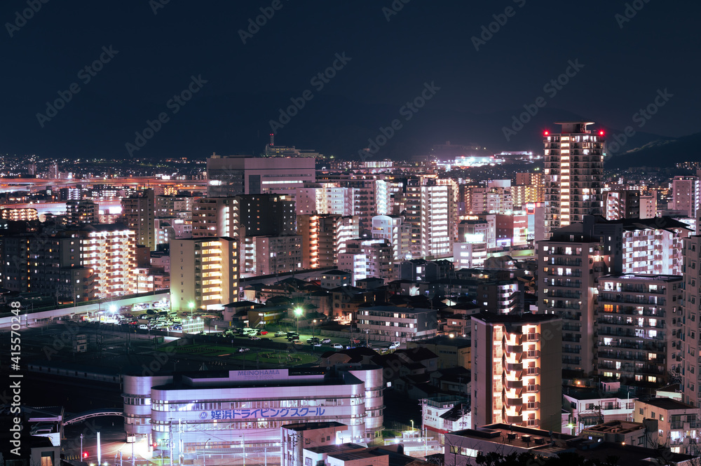 日本の地方都市、福岡市愛宕神社から望む夜景の美しいビル街の灯りと街並み