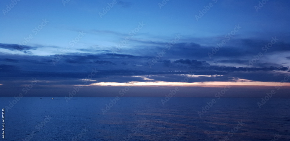 Naklejka premium cielos 2