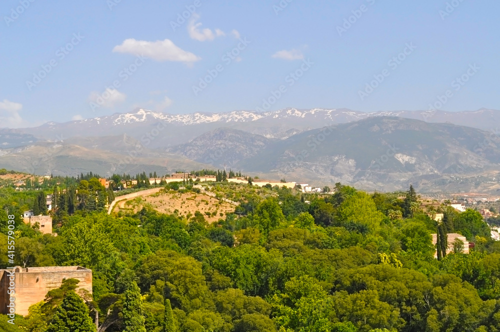 Obraz premium Granada cityscape from Alhambra gardens, Spain