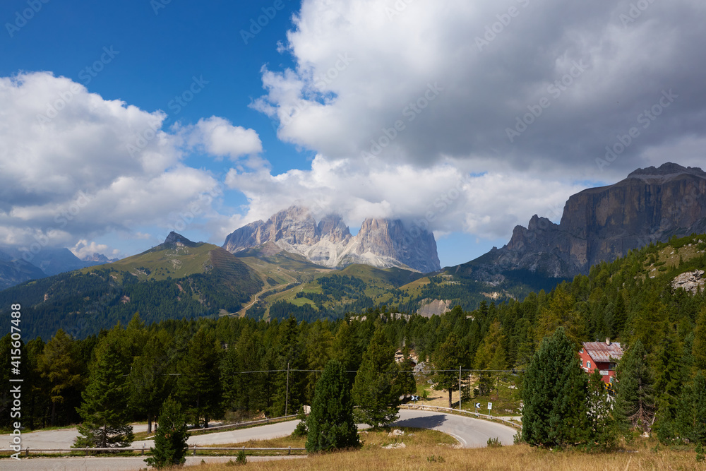 Blick zur Langkofelgruppe in den Dolomiten	