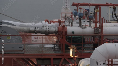 Cold vapour of LNG flange connection on cargo manifold of gas tanker