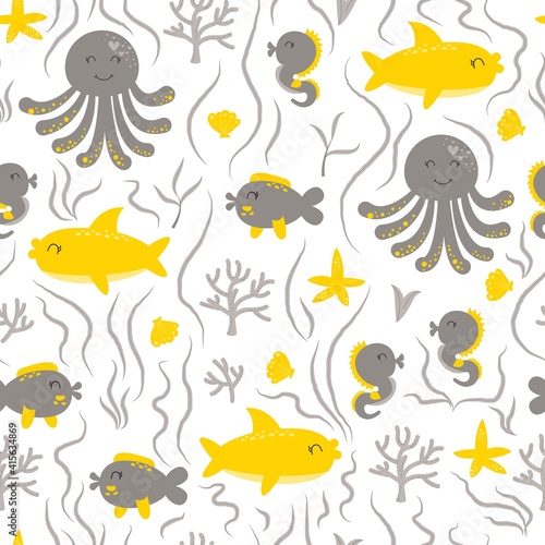 Sea animals hand drawn seamless pattern. Marine life. Ocean wildlife.