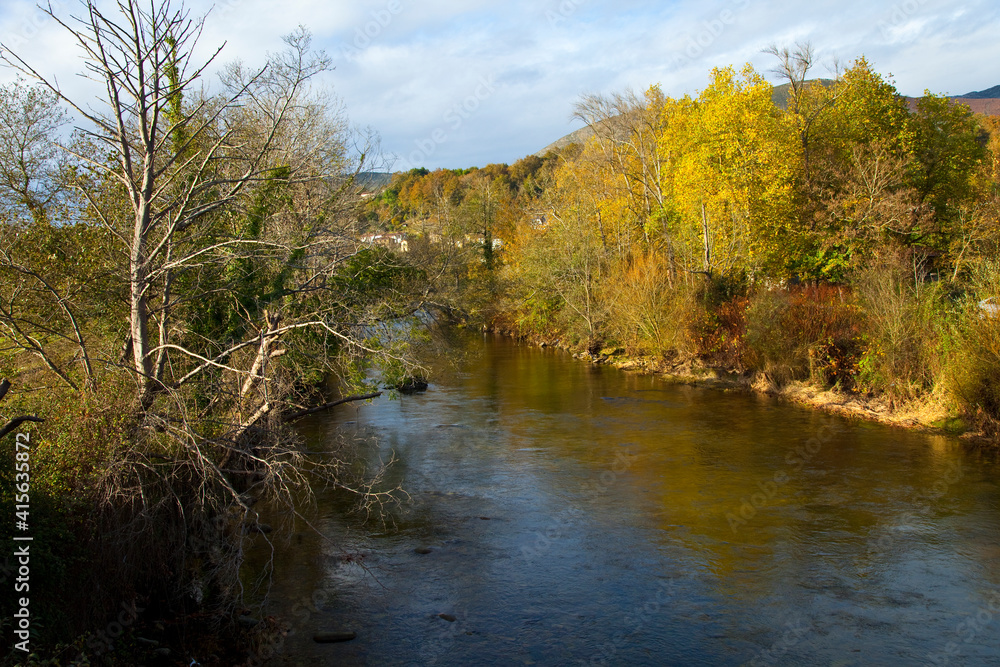 Río Piloña, Cuenca del Sella, Alrededores de Sevares, Asturias Río Piloña, Cuenca del Sella, Alrededores de Sevares, Asturias