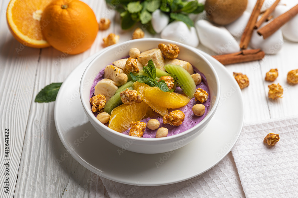 Dessert with oranges, mousse and popcorn
Dessert with oranges, mousse and popcorn