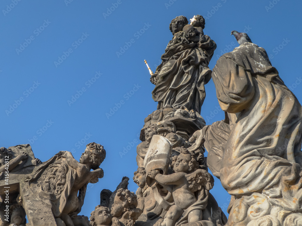 Obraz premium Statues on St. Charles Bridge in Prague