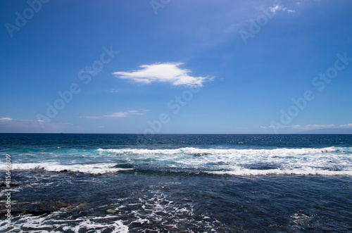 Sea landscape with horizon and surf waves