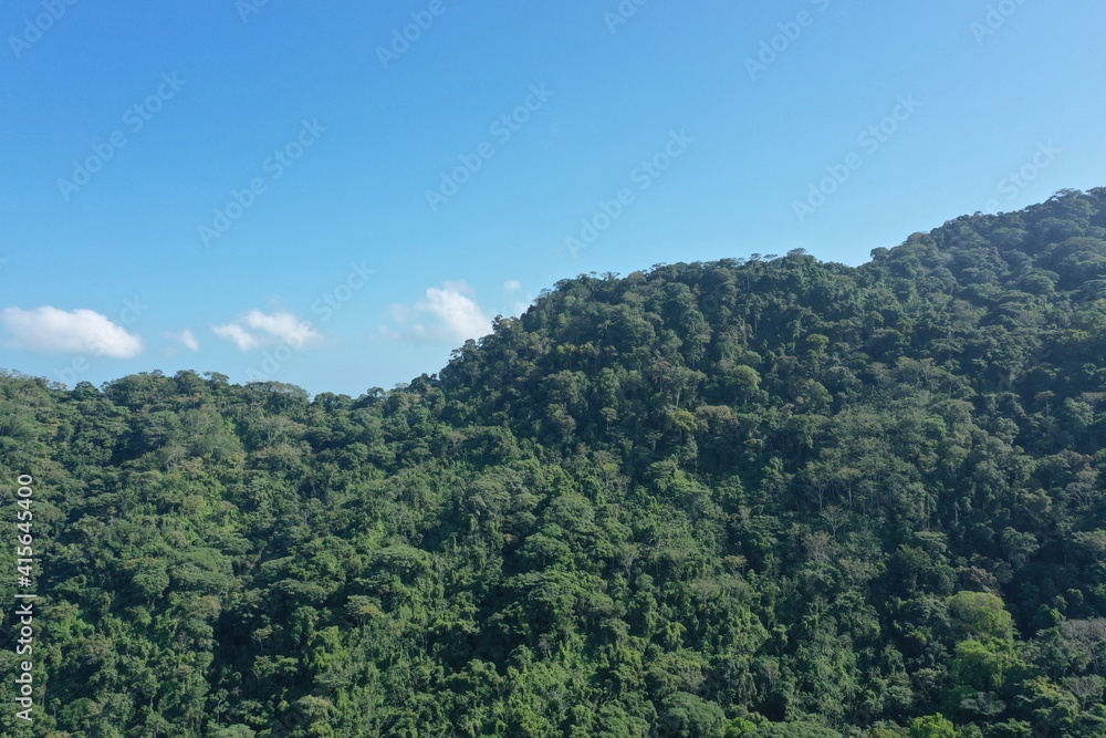 Montañas y ríos de la Sierra Nevada de Santa Marta, Colombia Montañas y ríos de la Sierra Nevada de Santa Marta, Colombia