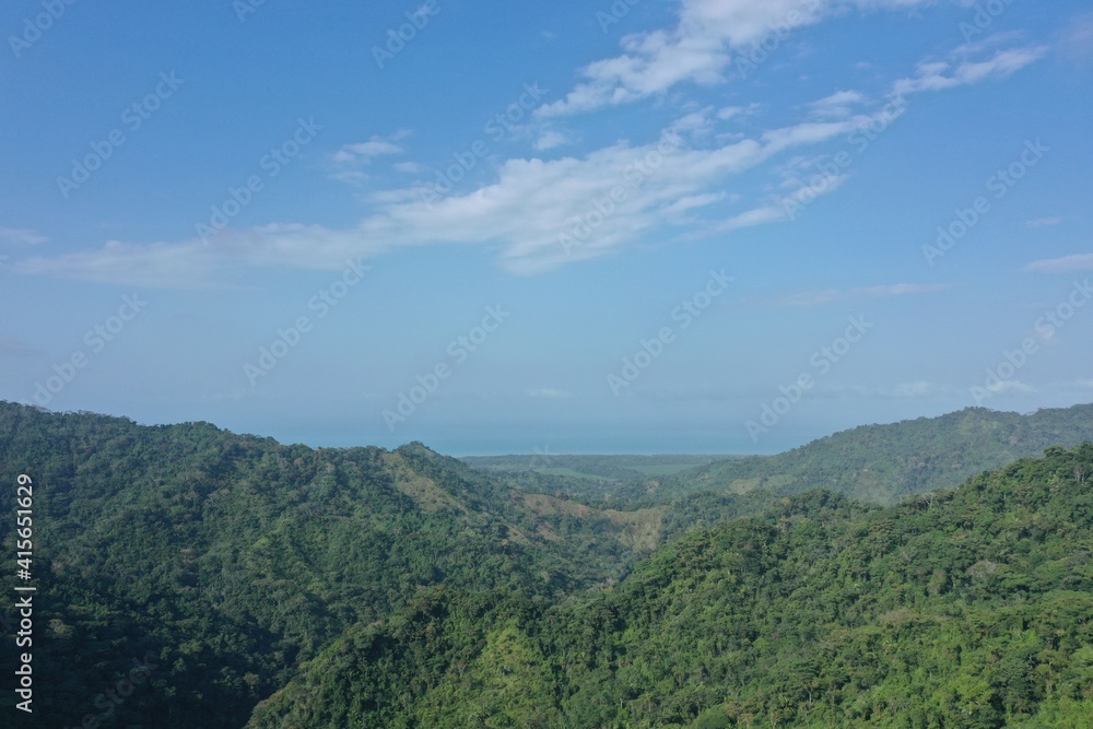 Fototapeta premium Montañas de la Sierra Nevada de Santa Marta, Colombia