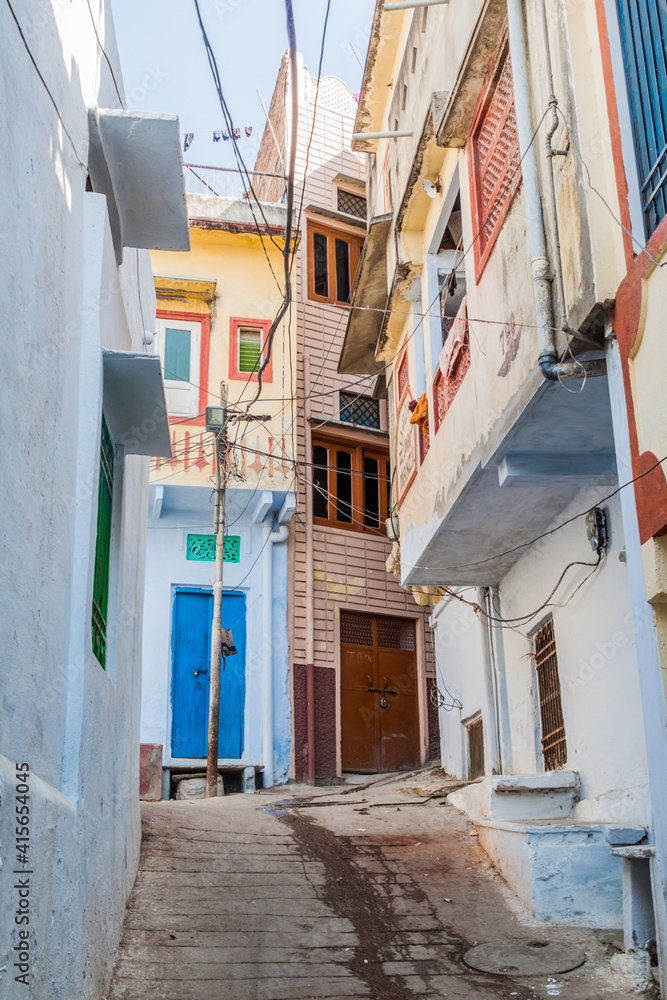 Narrow alley in Udaipur, Rajasthan state, India