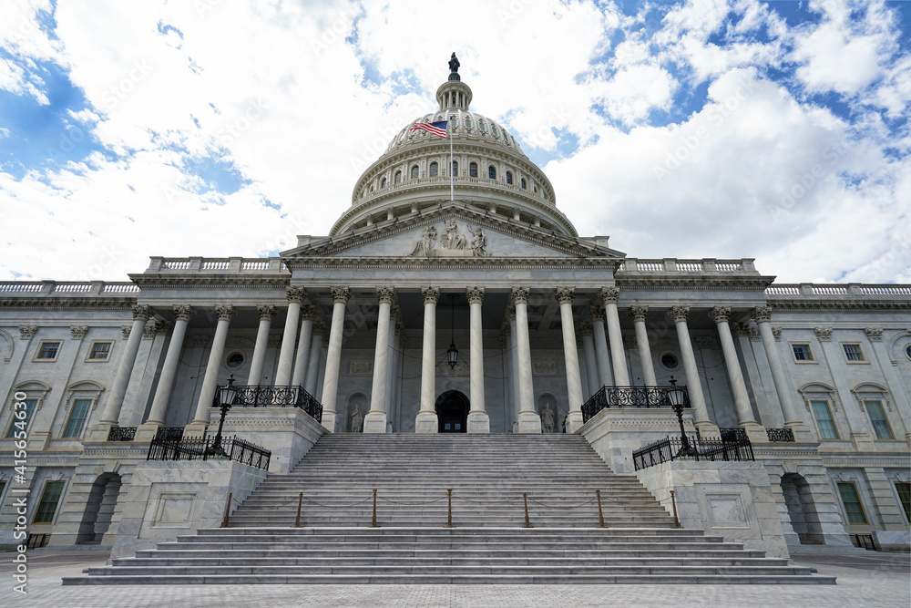 Fototapeta premium CAPITOL Building entrance 