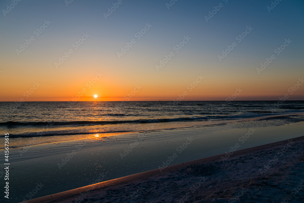 Tigertail Beach, Marco Island, Florida.
Make: Canon
Model: Canon EOS 5D Mark IV
Software: Adobe Photoshop Lightroom 6